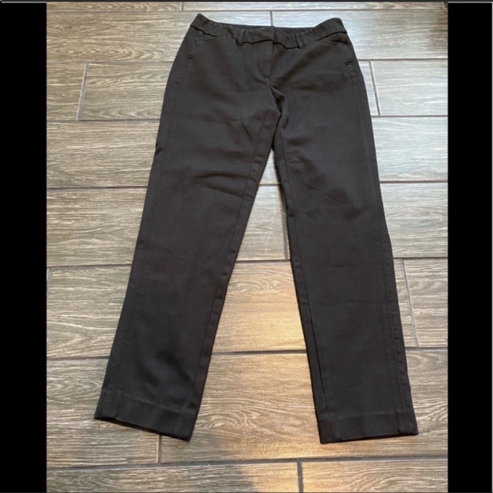 White House Black Market Slim Ankle Pant in Black Size 00